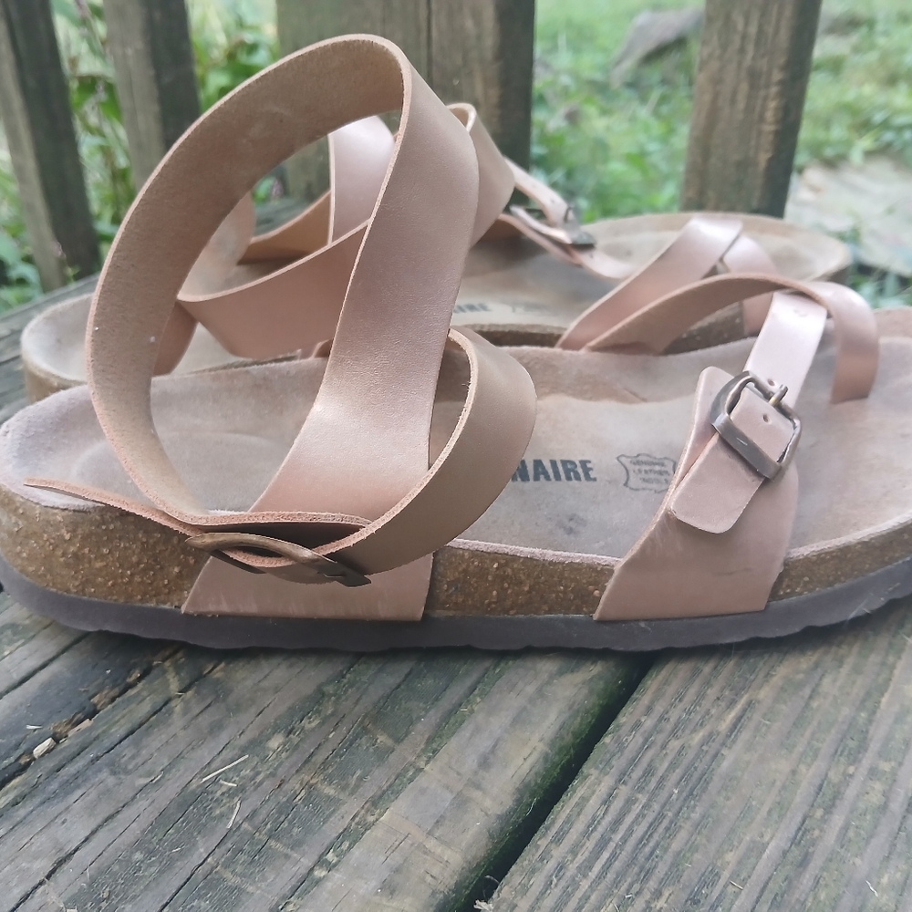 Size 9 Cushionaire Sandals